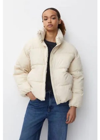 Pull and Bear Beyaz Kadın Puff Mont, Sokak Stili