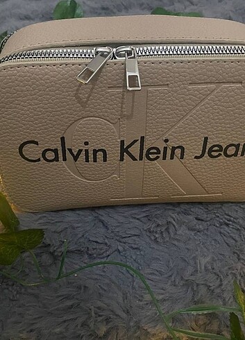 Krem ck çapraz çanta 