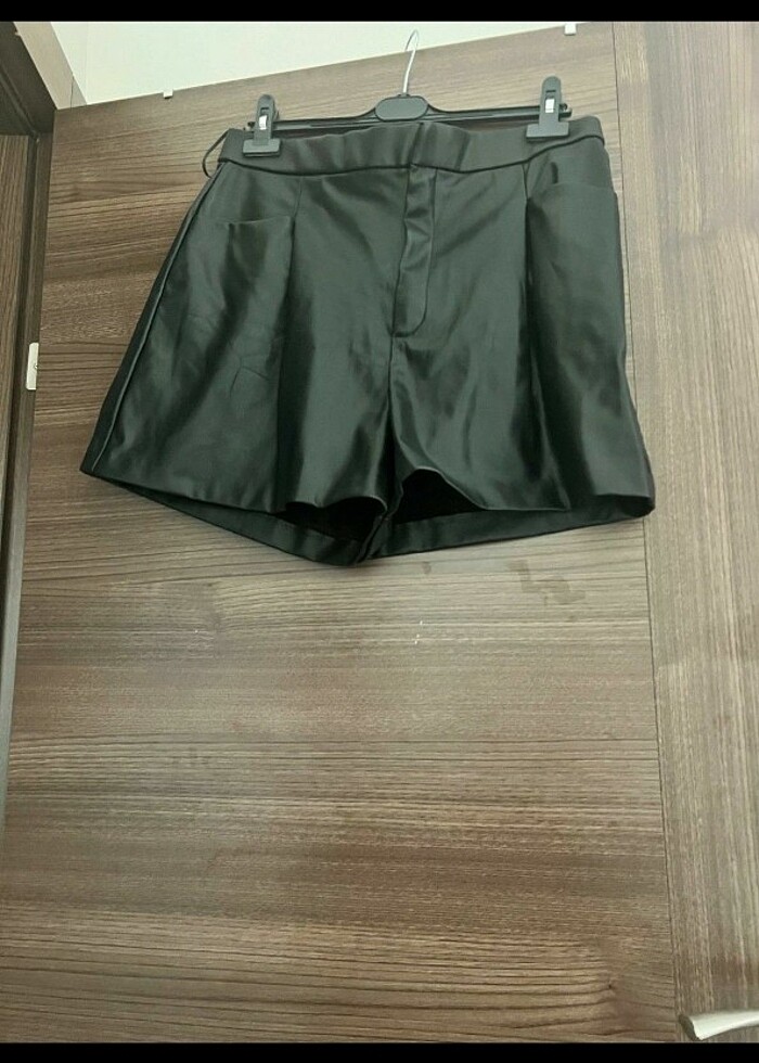ZARA SUNI DERI SIYAH BERMUDA SORT - Görsel 4