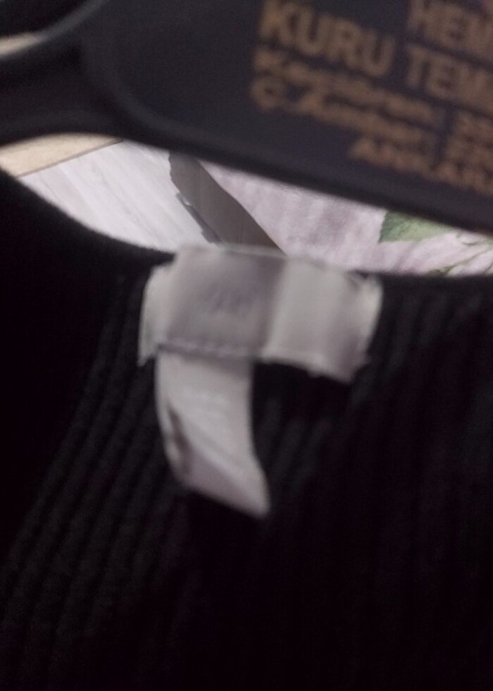 H&M XL BEDEN SIYAH TRIKO - Görsel 2