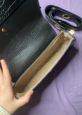 Kemer Detaylı Siyah Yılan Desenli Deri Çanta - Görsel 2