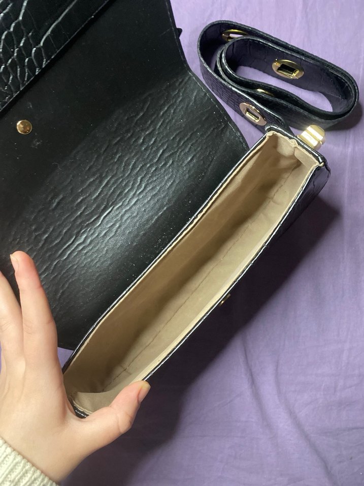 Kemer Detaylı Siyah Yılan Desenli Deri Çanta - Görsel 2