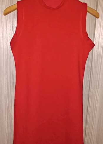 Kırmızı Yüksek Yakalı Kolsuz elbise - Görsel 2