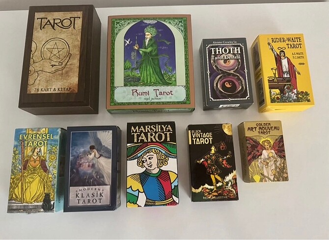 Tarot kartları koleksiyonluk