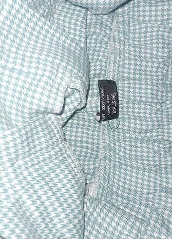xs Beden yeşil Renk Bershka pantolon