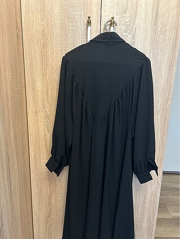 Siyah balon kol ve yaka detaylı tunik