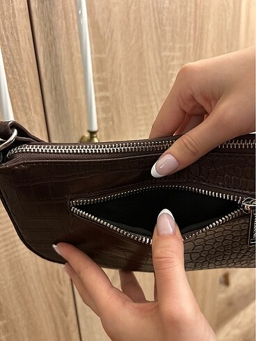 Pull and bear marka kol çantası