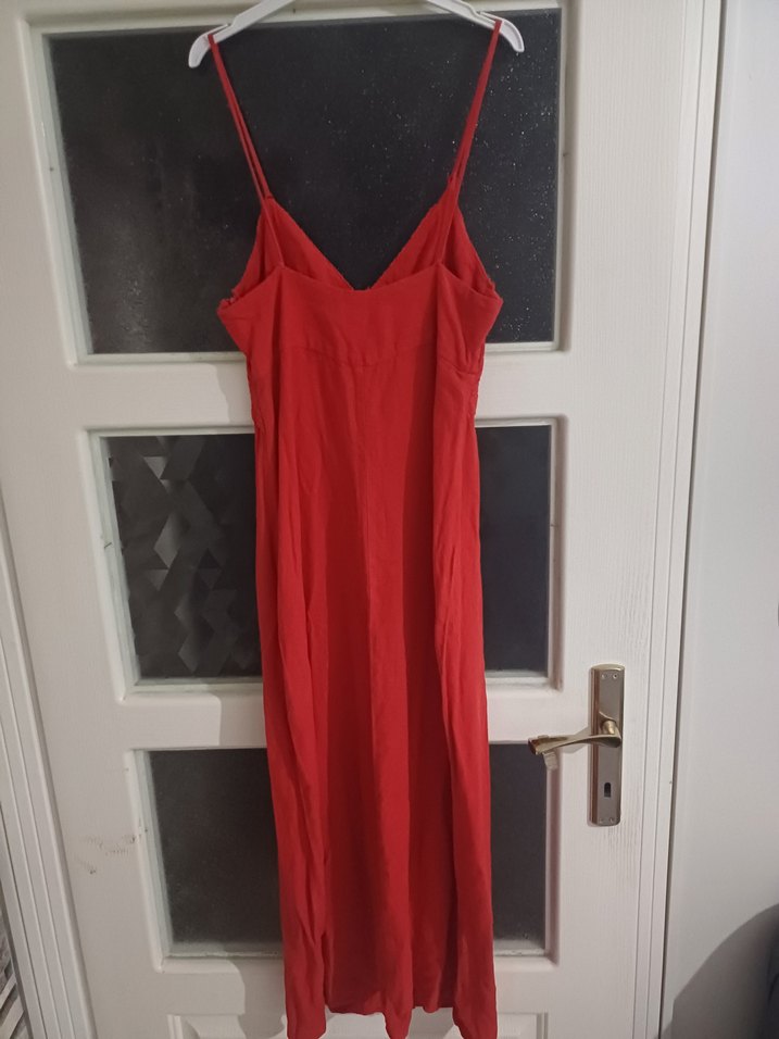 Kırmızı Düğmeli Uzun İnce Askılı Elbise - Görsel 2