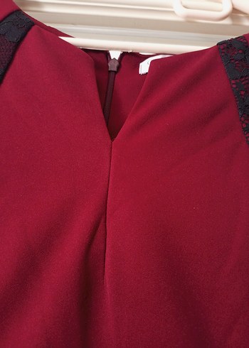 44 Beden bordo Renk Kırmızı Siyah Güpür Detaylı V Yakalı Kalem Elbise