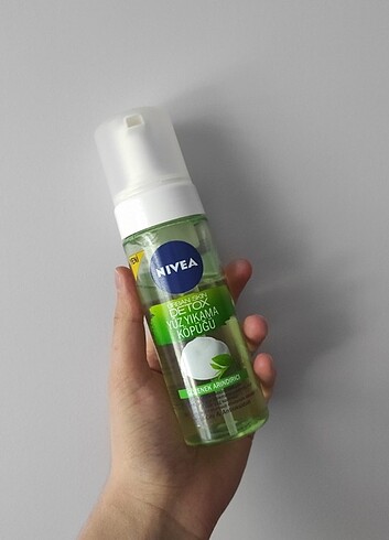 Nivea yüz temizleme köpüğü