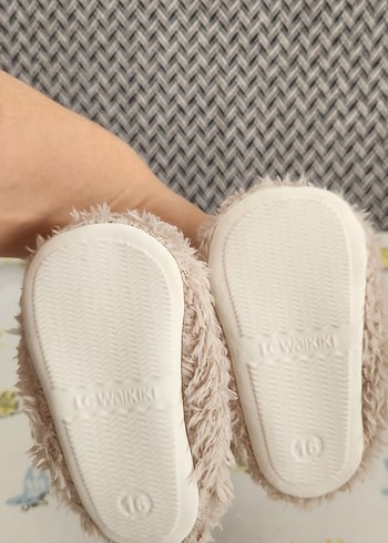 LC Waikiki Bohem Tarzı Erkek Çocuk Sıcak Kürklü Ev Terliği