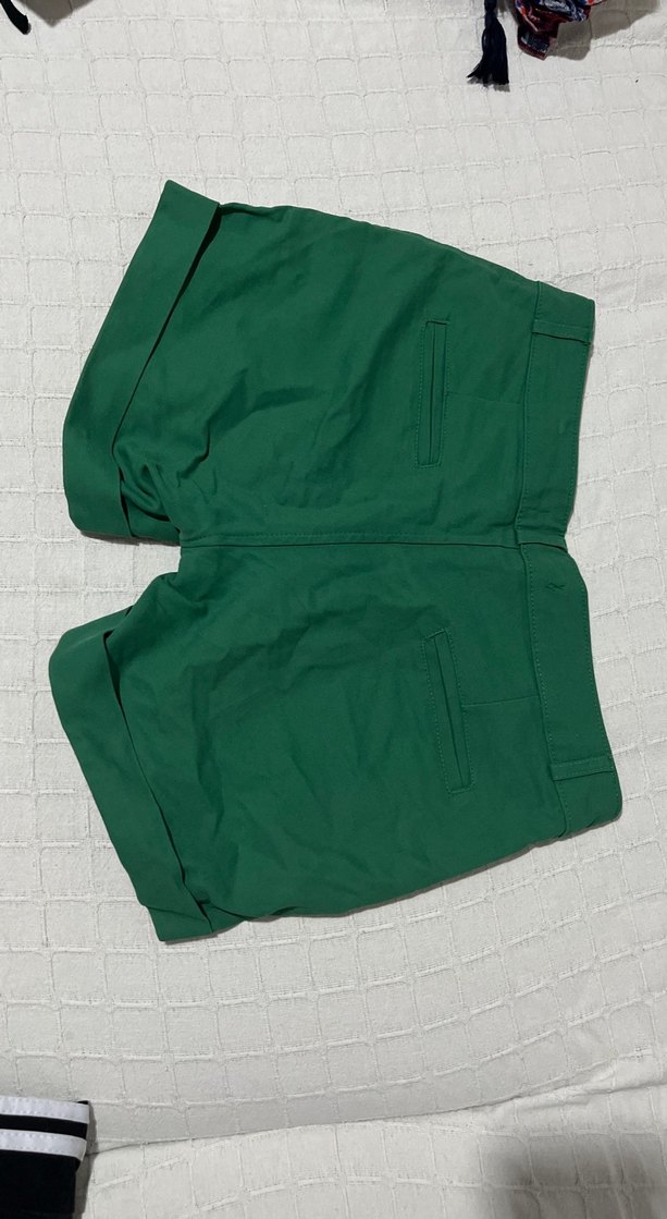 Düğmeli Yeşil Şort - Görsel 3