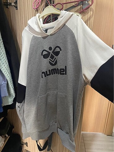 hummel sweat
