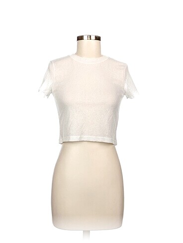 Bershka T-shirt %70 İndirimli.