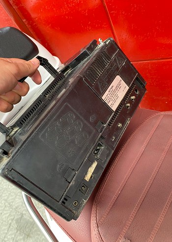  Beden Kırmızı Renk Nostaljik CRT Monitör