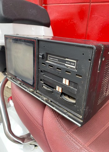 Beden Renk Kırmızı Renk Nostaljik CRT Monitör