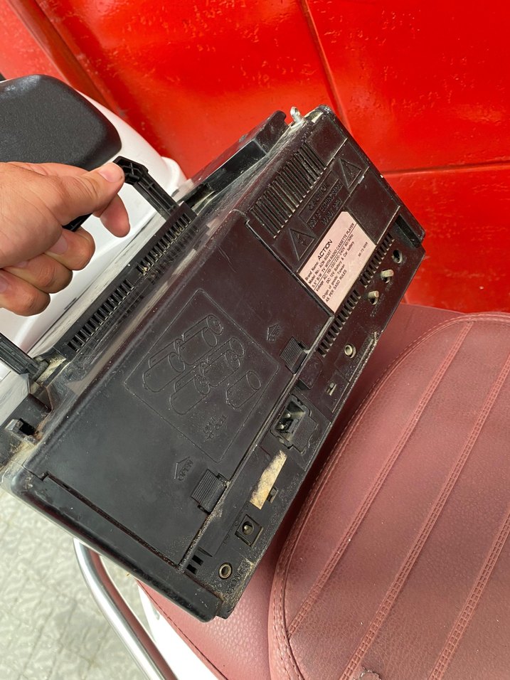 Kırmızı Renk Nostaljik CRT Monitör - Görsel 5