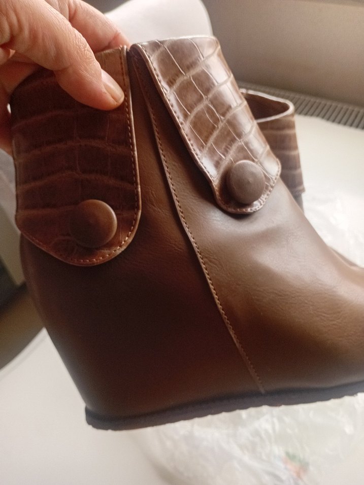 Kahverengi Deri Dolgu Topuklu Kadın Bot - Görsel 4