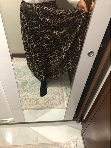 Leoparlı tam boy lastikli astarlı şifon pileli etek - Görsel 3