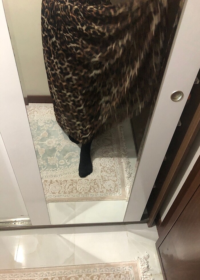 Leoparlı tam boy lastikli astarlı şifon pileli etek - Görsel 4