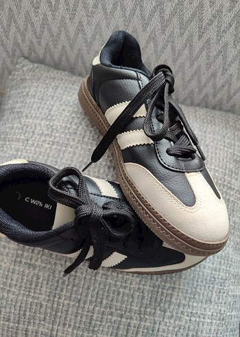 32 Beden Siyah beyaz Çizgili erkek çocuk Spor Ayakkabı
