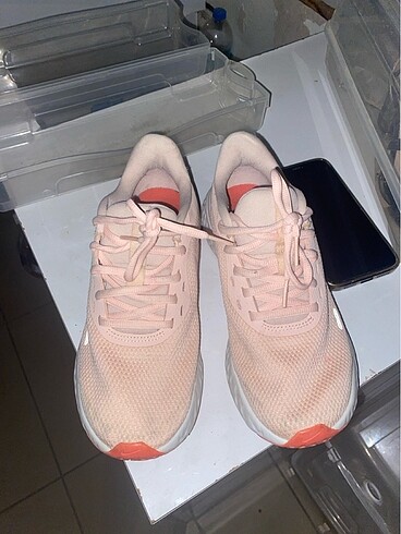 37,5 Beden Nike ayakkabı