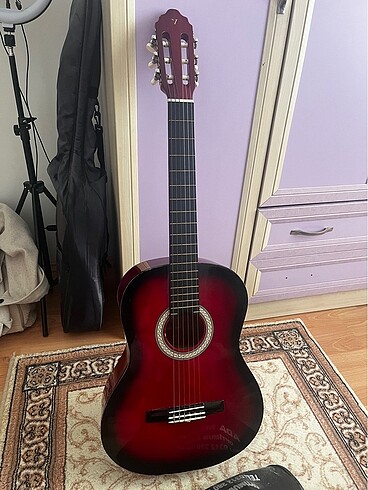 Aciliyetten satılık gitar
