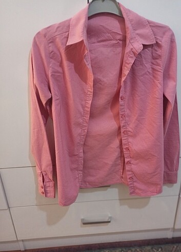 Pembe Gömlek 