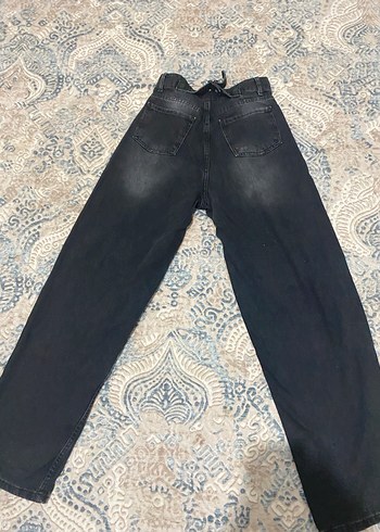 26 Beden Kemer Detaylı Siyah Batik Desenli Kadın Jean