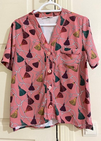 Düğmeli V Yaka Pembe Desenli pijama