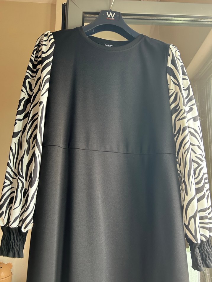 Zebra Desenli Siyah Uzun Kollu Uzun Elbise - Görsel 3