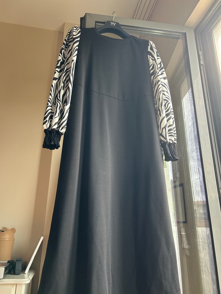 Zebra Desenli Siyah Uzun Kollu Uzun Elbise - Görsel 2