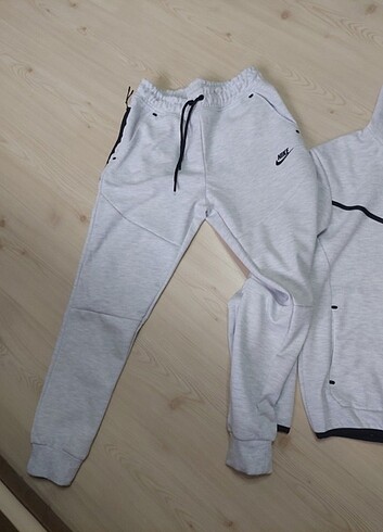 l Beden Nike tech fleece