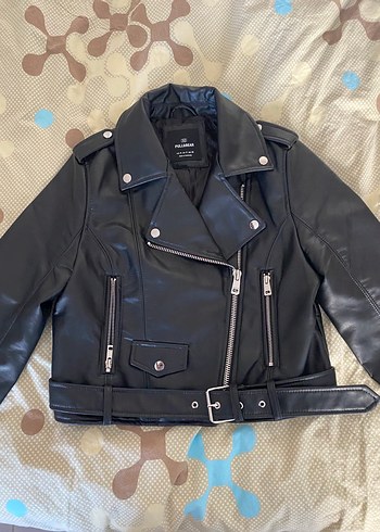 Siyah Kemerli Kısa Deri Biker Ceket Pull& Bear