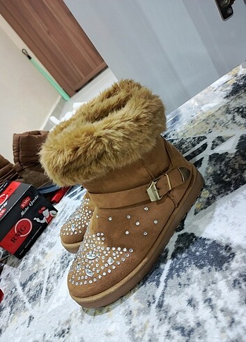 Diğer Ugg muadil bot