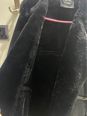 s Beden siyah Renk Pull and bear kürklü ceket