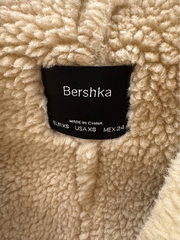 xs Beden Bershka kısa ceket