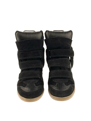 37 Beden Isabel Marant Bot %70 İndirimli.