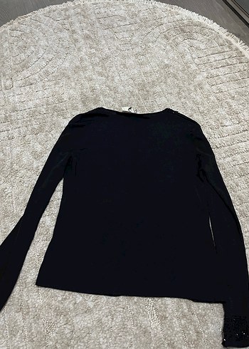 Boncuk İşlemeli Siyah V Yaka Hırka - Görsel 3