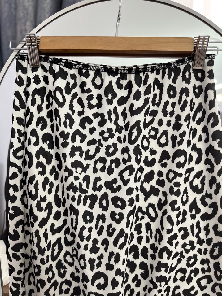 Kadın Zebra Desenli Uzun Saten Etek - Görsel 2