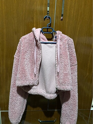 PELUS CROP CEKET