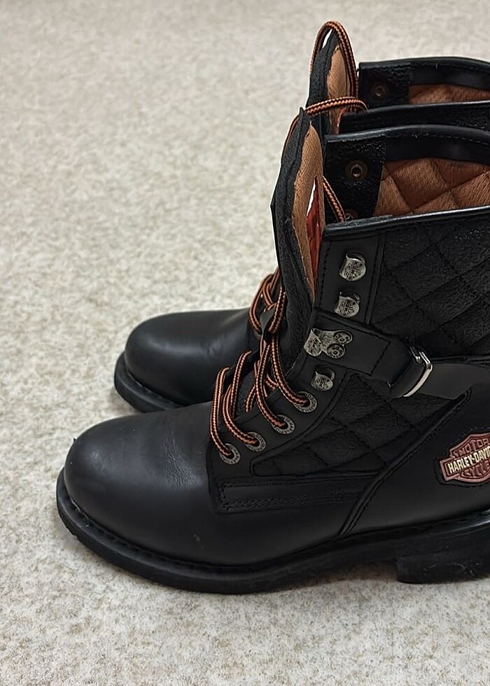 Harley davidson kadın bot - Görsel 2