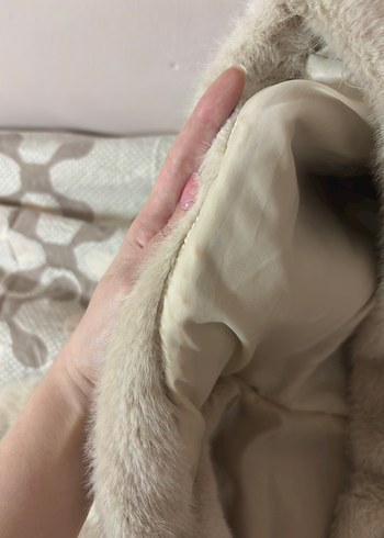 Bej Kapüşonlu kışlık ceket - Görsel 4