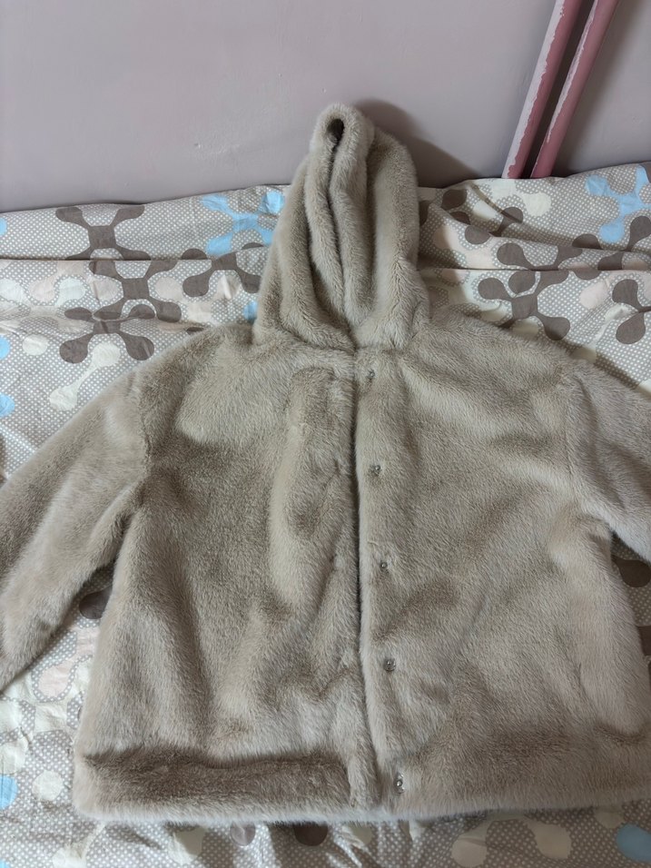 Bej Kapüşonlu kışlık ceket - Görsel 2