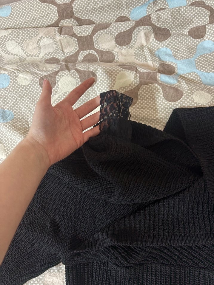 Siyah V Yaka Kazak - Görsel 3