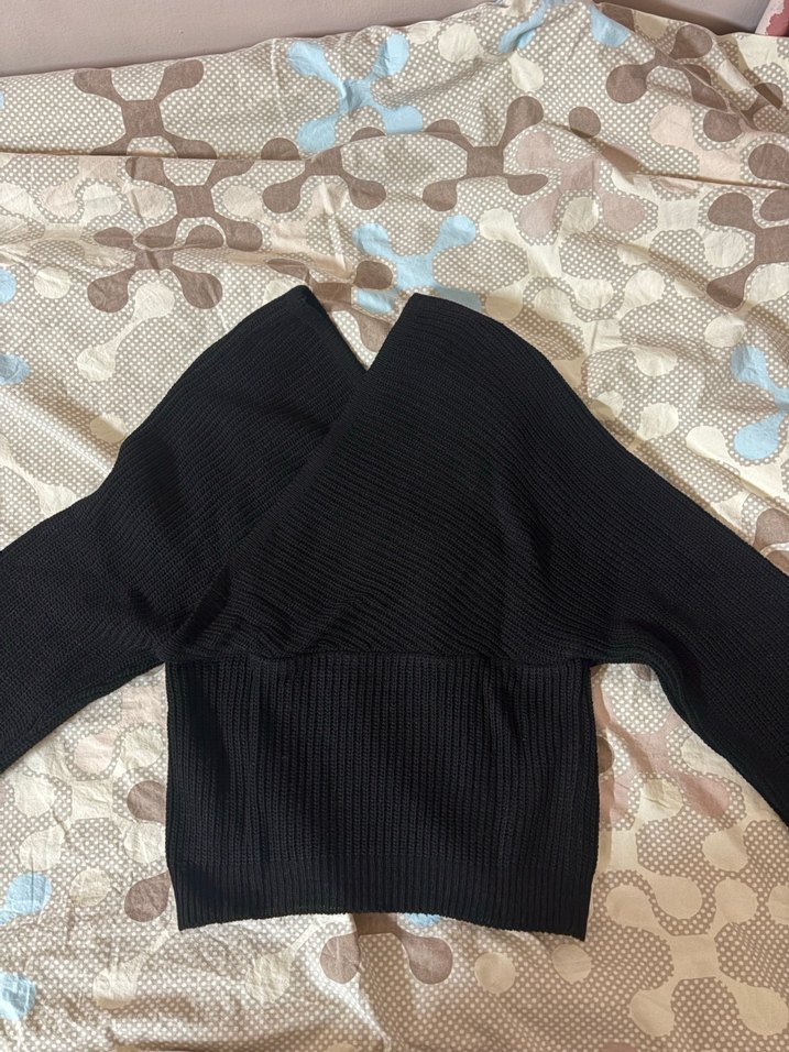 Siyah V Yaka Kazak - Görsel 2