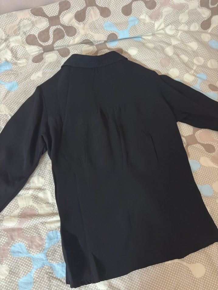 V Yaka Siyah Fitted Gömlek - Görsel 3