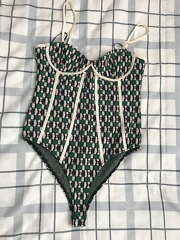Çıtçıtlı body