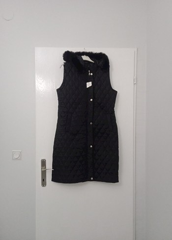 Siyah Uzun Kolsuz Kürklü Kadın yelek M beden - Görsel 3