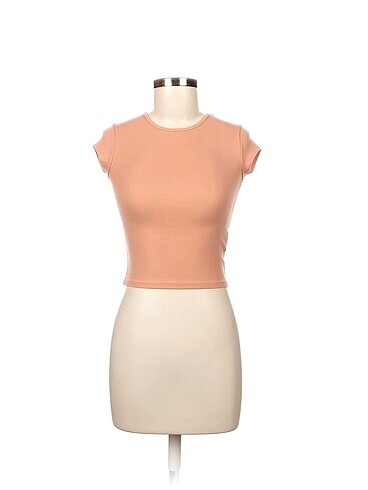 Bershka T-shirt %70 İndirimli.